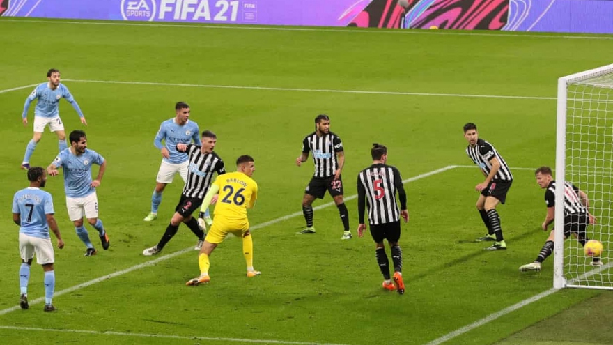 Thắng nhàn Newcastle, Man City phả hơi nóng vào gáy MU